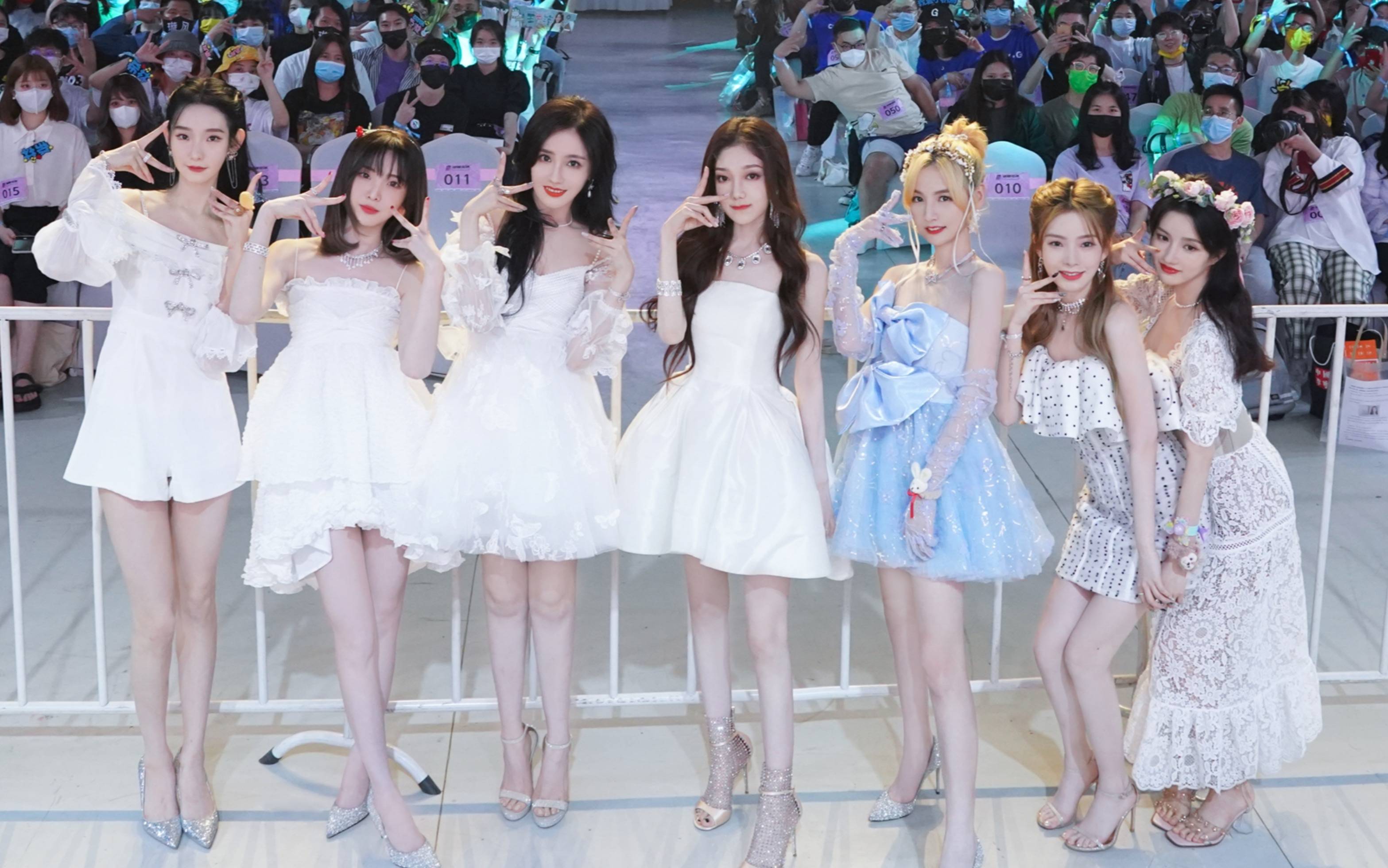 七女争波峰之硬糖少女303