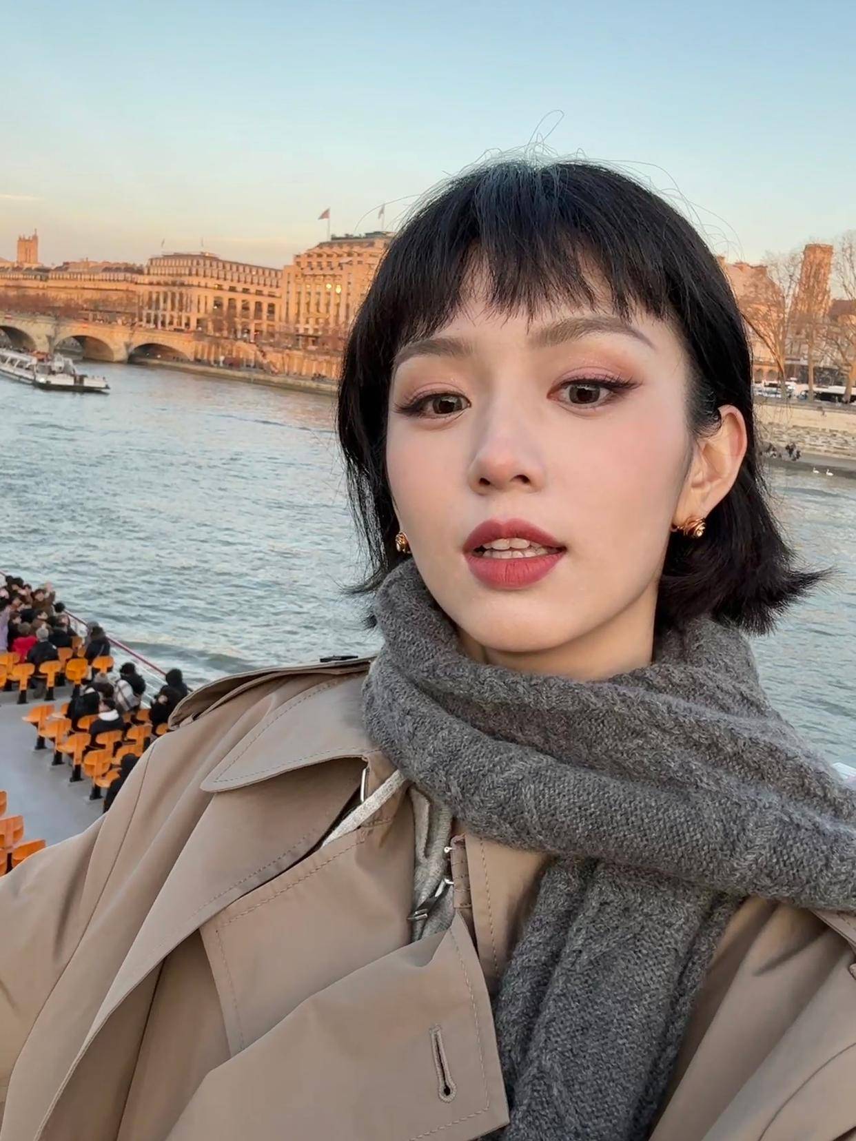 原创周也以全新的短发造型惊艳亮相迅速成为各大媒体和粉丝的焦点