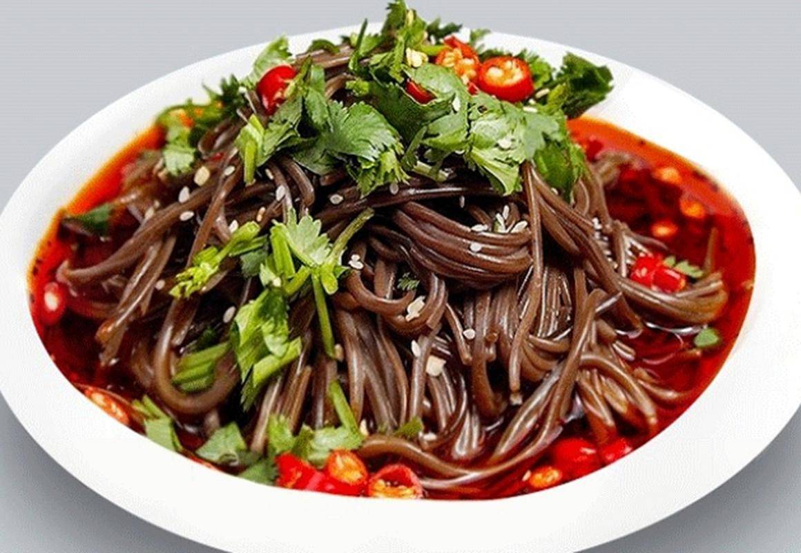 凉拌蕨根粉:酸辣爽口间的文化盛宴