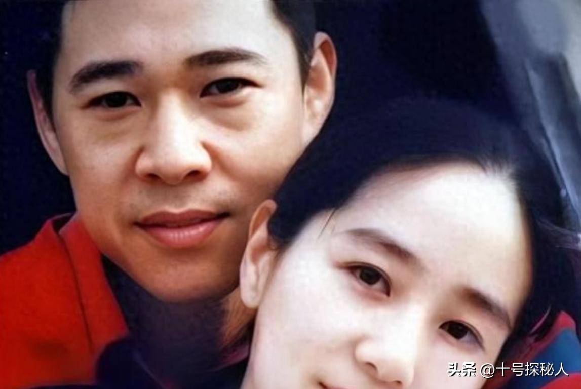 嫁给张丰毅30年不生孩子,依旧被他宠成孩子,霍凡到底有何魅力?