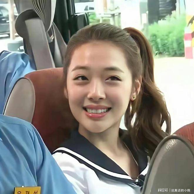 17岁的崔雪莉,人间水蜜桃,又纯又欲,网友:谁看了不迷糊