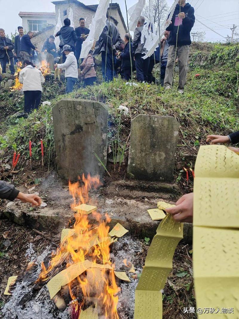 烧纸祭祖闯大祸!女子火烧邻居保时捷,网友:别人烧纸车你烧真车