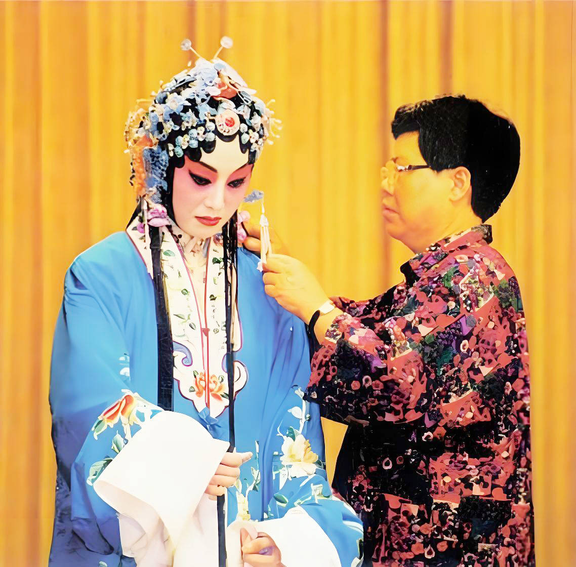 京剧名家张火丁:走红后在单位受排挤,富豪丈夫离世后她现状如何_张火千_自费生_戏曲