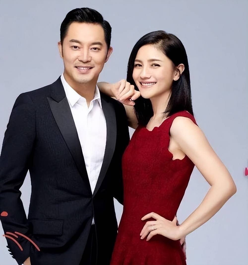 胡可倒追小2岁沙溢,婚后生两子,今她却痛哭结婚真的很后悔