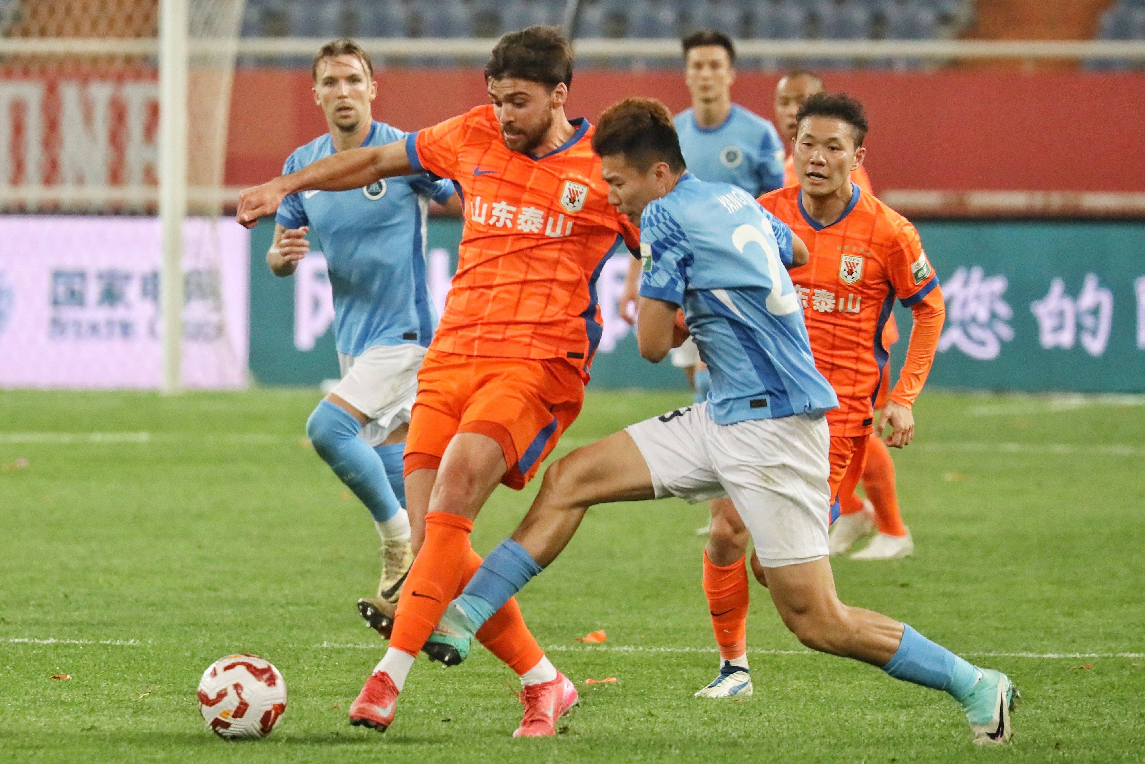 卡扎伊什维利帽子戏法，山东泰山主场 3-0 完胜梅州客家