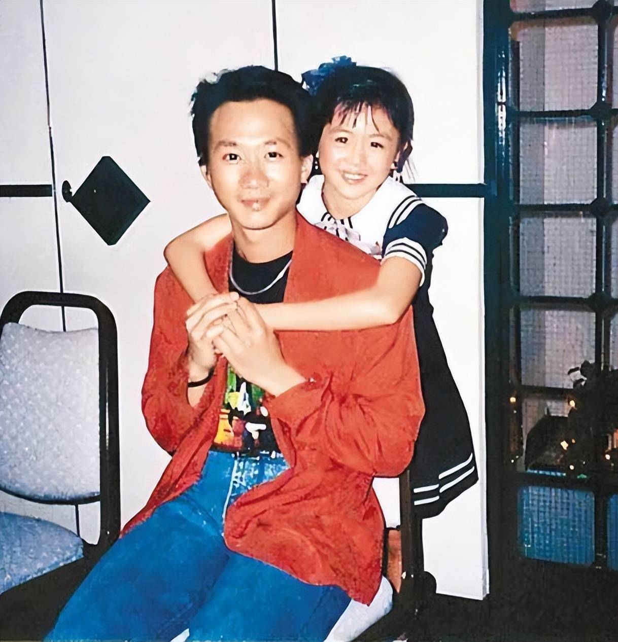 2010年,她低调宣布结婚,嫁给了交往三年的邓伟杰