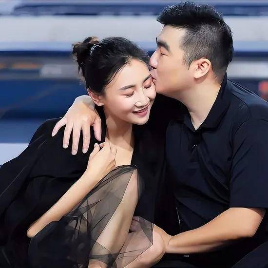 曾经的奥运冠军何雯娜,婆婆一句话让他想退婚,婚姻到底听谁的