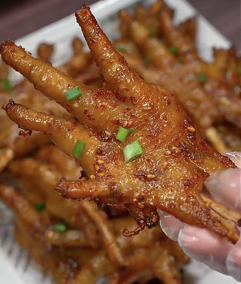 空气炸锅烤鸡爪秘方!外焦里糯秒杀大排档,老公连锅端走笑疯