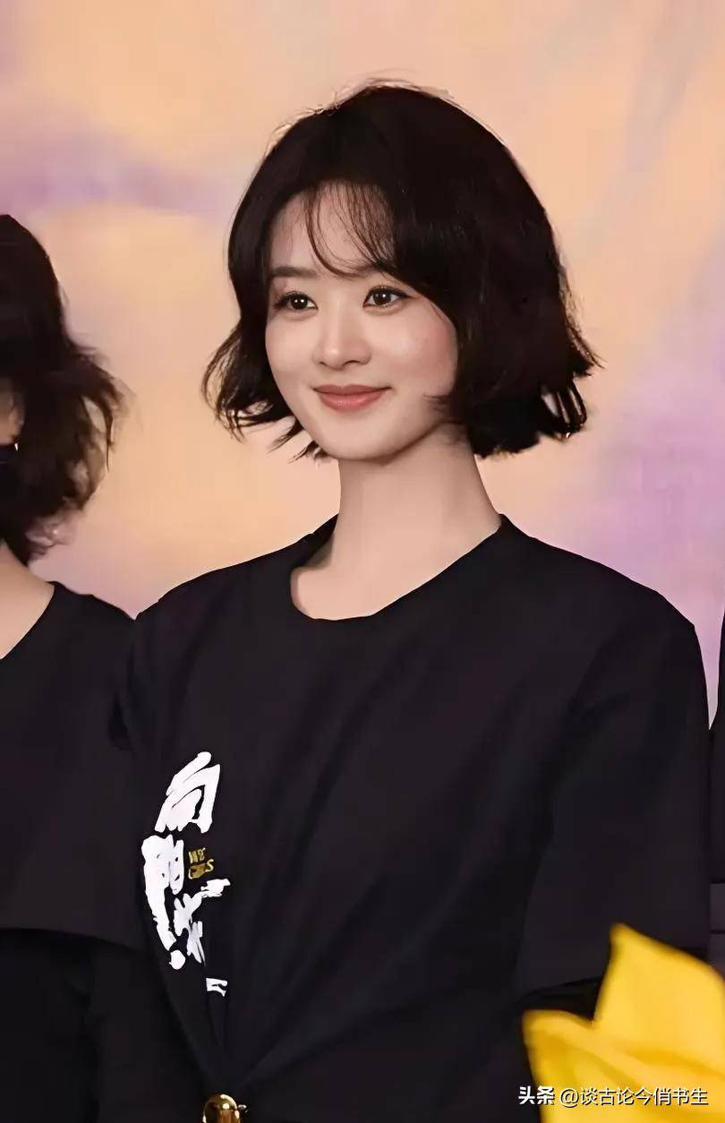 赵丽颖新剧"自毁形象"登热搜,冯导曝删戏内幕,勇气挑战过审底线!