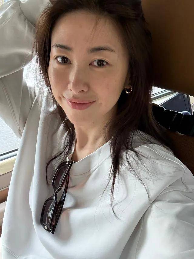 那么,普通人是不是也能学到朱珠的"冻龄秘籍"呢?