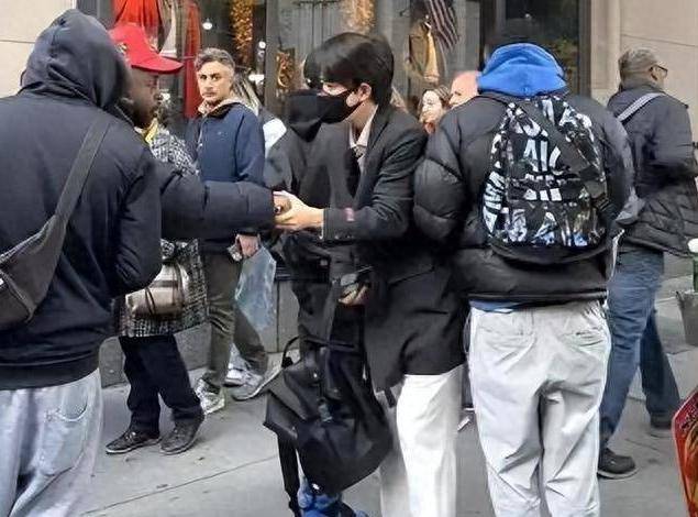 中国留学生做“欧洲小偷图鉴”爆火，网友不用出国就认全当地小偷 -华闻时空