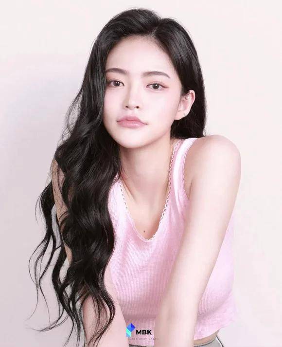 前韩国女团成员否认“妈妈桑”传闻,所属社澄清插图1 前韩国女团成员否认“妈妈桑”传闻,所属社澄清插图1
