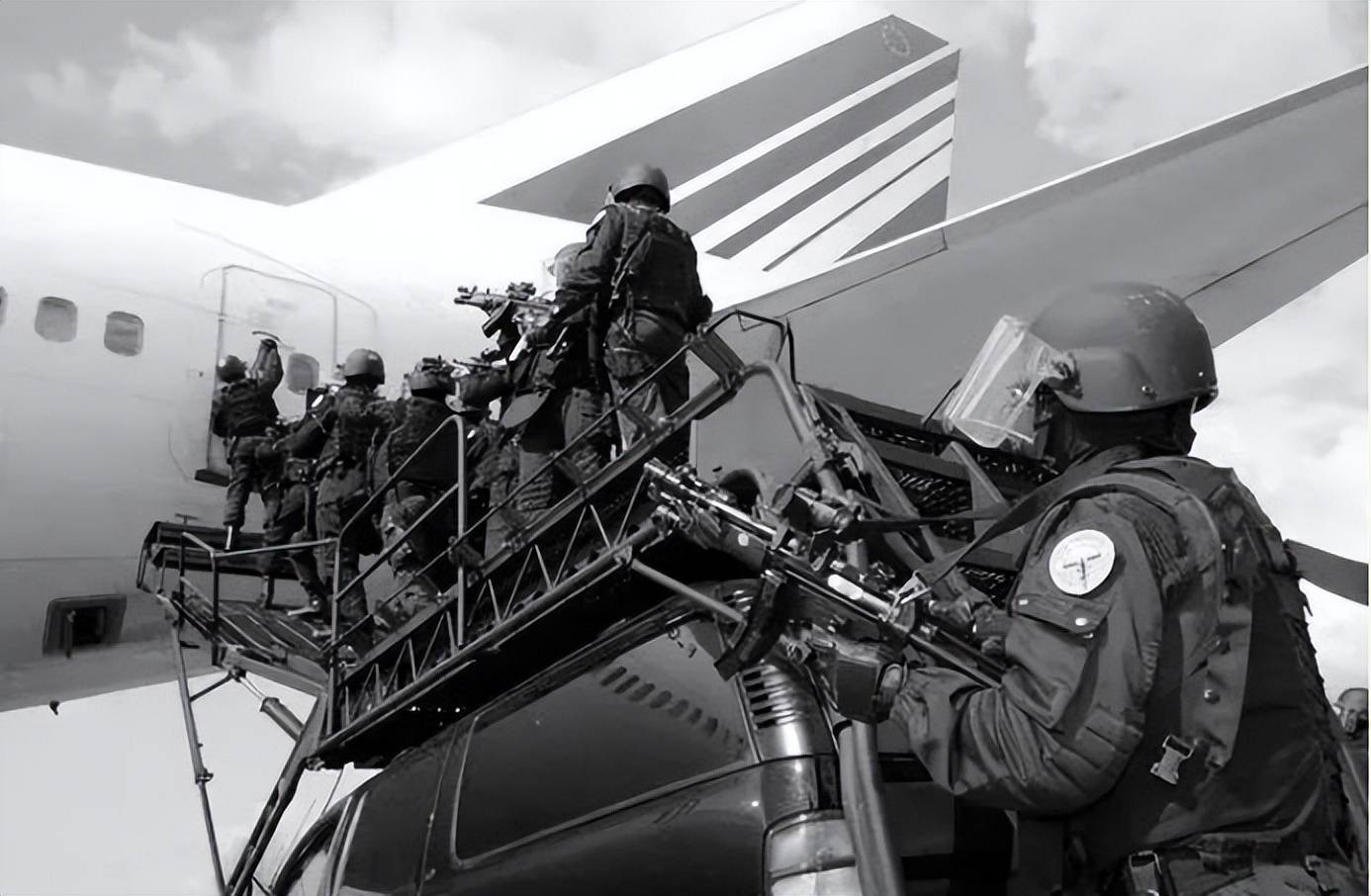 赤军领导重信房子出狱了!日本赤军运动是怎么回事,他们是同志吗