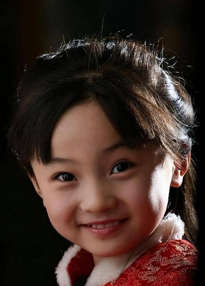 "第一童星"林妙可的毁灭性人生,背后的黑暗真相,远超你的想象