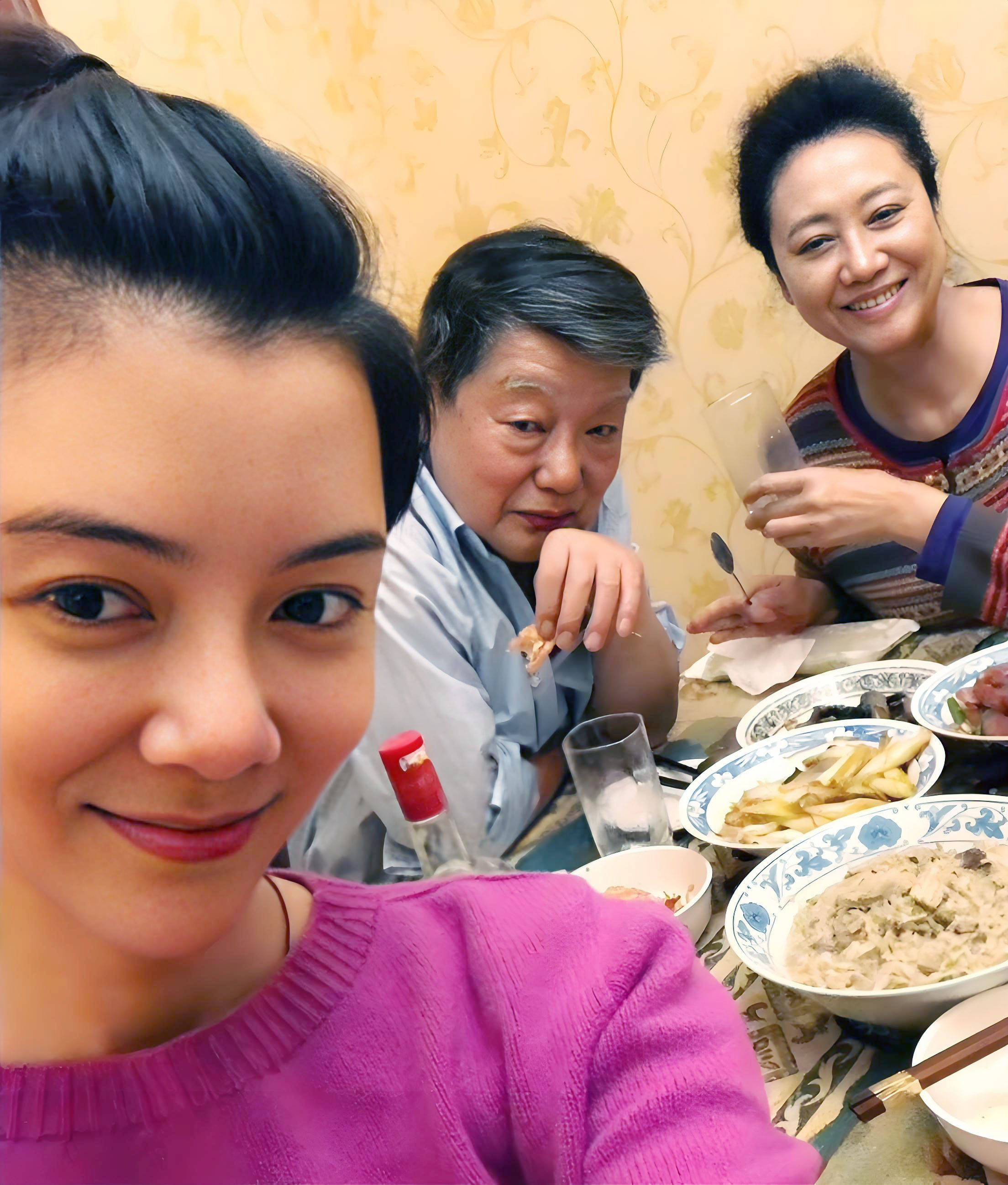 车晓离婚13年,热衷美食,化妆,活成中年少女,婚姻成奢侈品