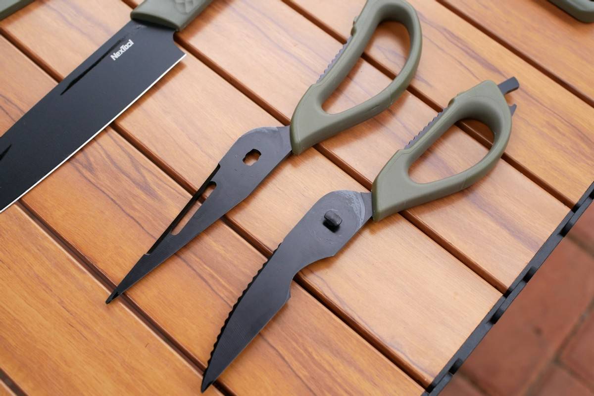 纳拓烧烤工具套装:烧烤界的“瑞士军刀”,一套搞定室内外烹饪!