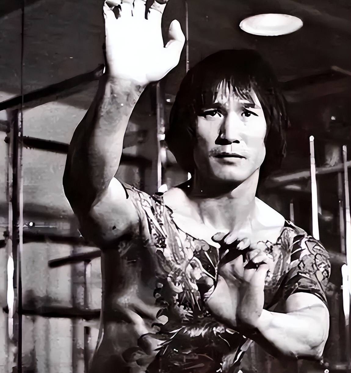 14k陈惠敏港圈横着走,为何到东北却乖乖认怂?求赵本山出手相助