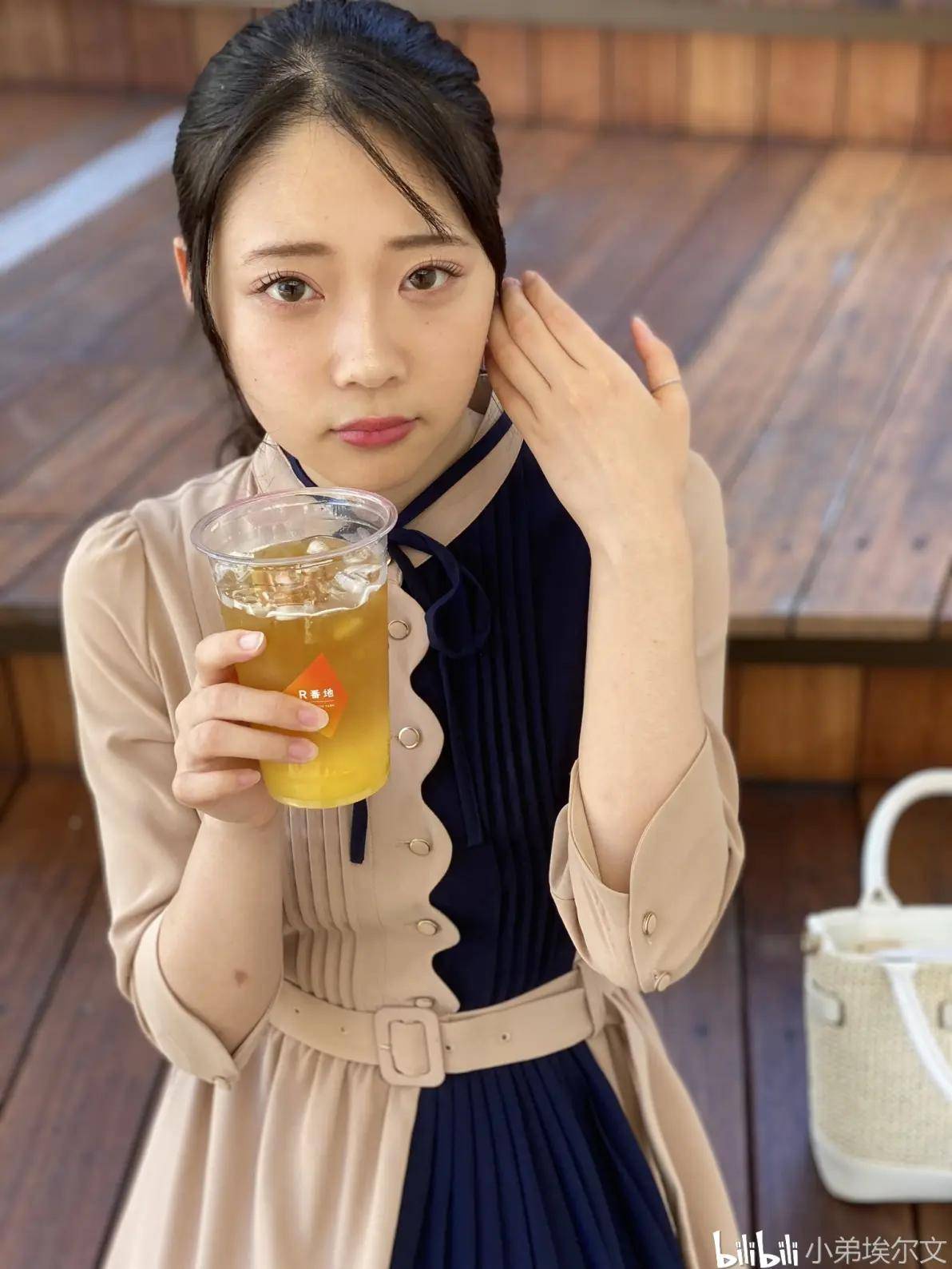 友田彩也香滨崎真绪本庄铃坂道美琉栗山莉绪枫花恋车队还有更多的资讯