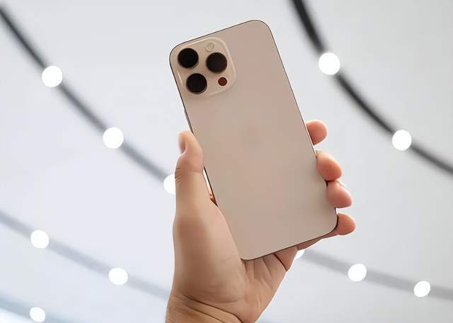 降价2500后，128G的iPhone16 Pro，香到成销量第一名！
