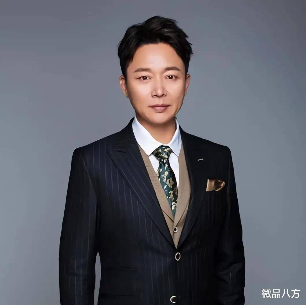 刘奕君再婚得女,带儿子宠妻如公主,幸福家庭背后真相揭秘