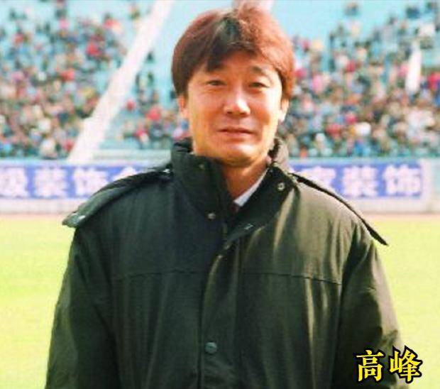 前国脚高峰现状:与那英恋爱却出轨,曾2次入狱,如今54岁很沧桑