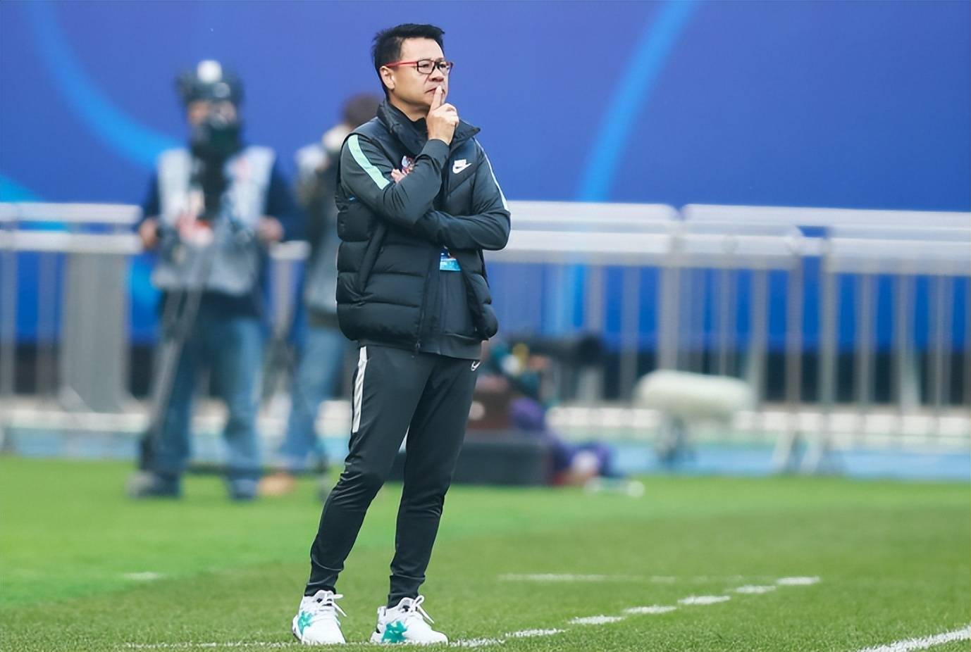 记者：之后几周将决定埃贝尔未来，他还未能开源节流以签下维尔茨