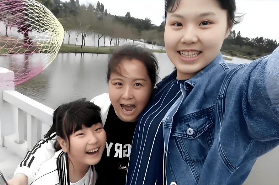 恭喜！中国女篮又出新星：15岁1米93李月汝妹妹夺冠+进最佳阵容