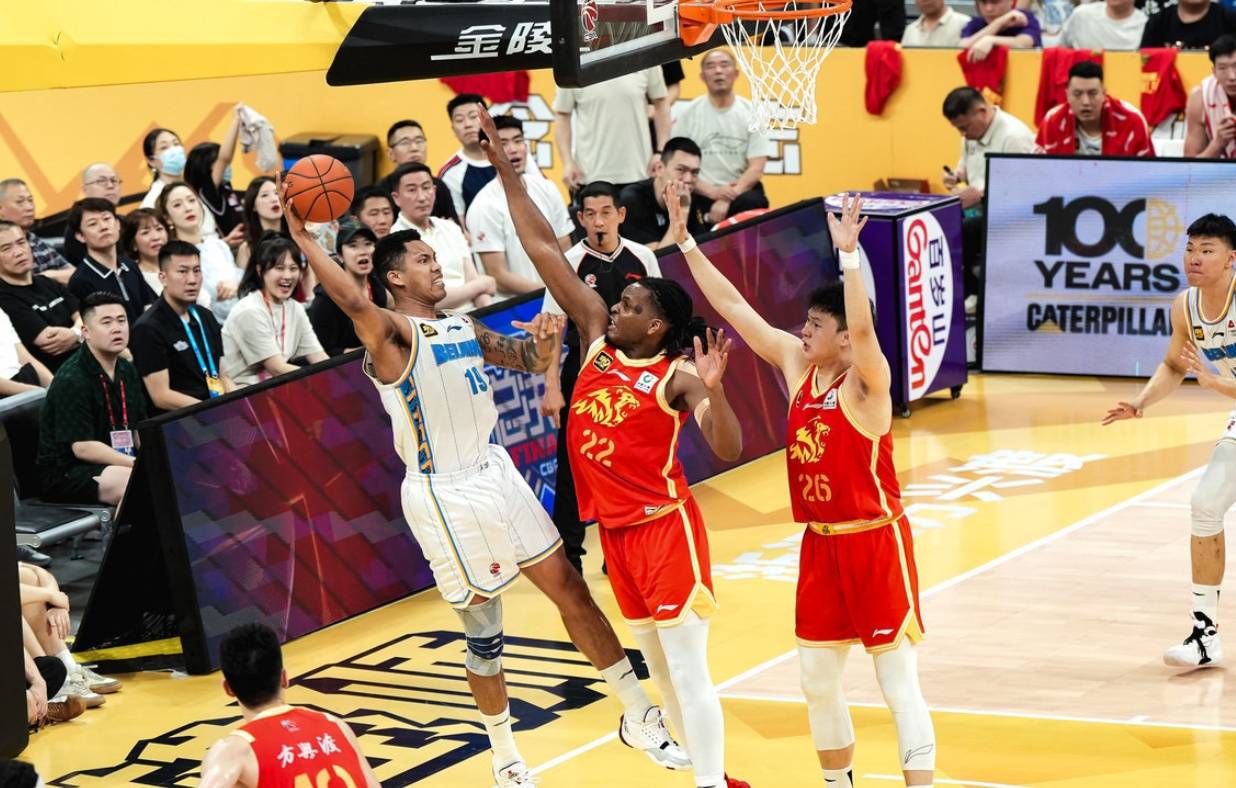 小阿德尔曼：还不知道戈登的腿筋伤势如何 能休息两天真好
