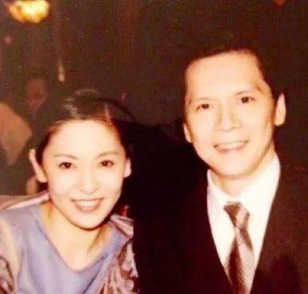 67岁陈岚现状曝光,发福严重难认,76岁老公显赫地位,儿子娶娇妻引关注