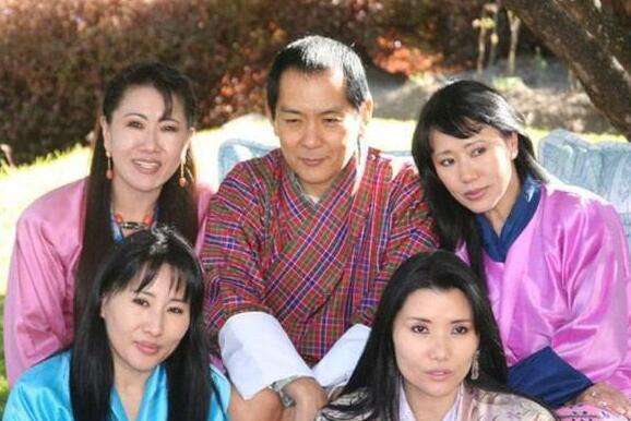 生病了！阿德尔曼：穆雷赛前决定是否出战 希望他能打