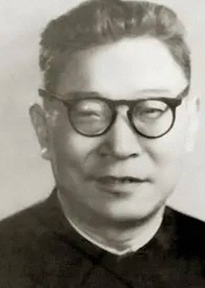 1998年,苏毅然光荣退休,结束了几十年的革命生涯,移居山东济南