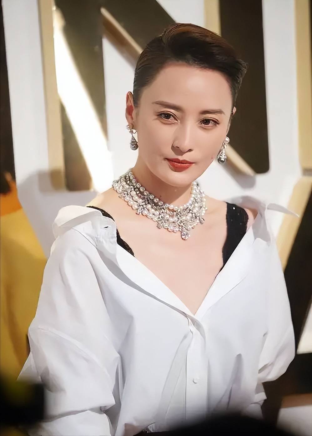 蒋勤勤:古典韵味,现代魅力,兼具影视风采