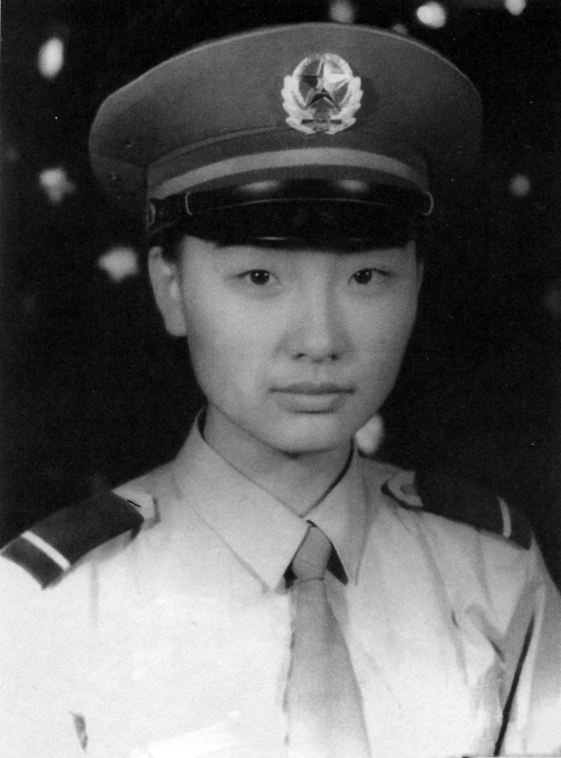 毛新宇夫人刘滨:毛主席唯一的嫡孙媳妇,毛岸青与邵华的儿媳_父亲_军人