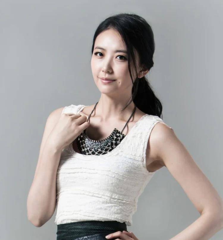 韩女星新婚丈夫被曝是诈骗犯,经纪公司回应 插图5 韩女星新婚丈夫被曝是诈骗犯,经纪公司回应 插图5