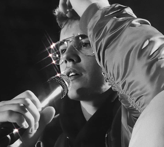 贾斯汀比伯告白女网红