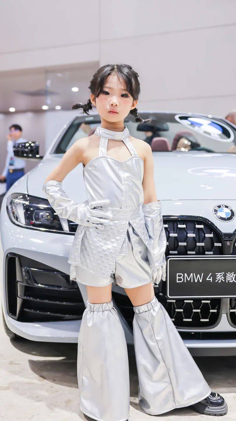 七色风优才计划模特·艺员罗紫芯▲ 全龄美学"形体"塑造七色风培训