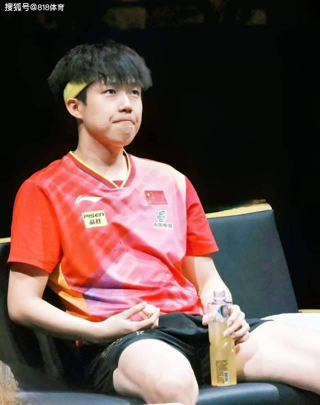 王楚钦反思球拍被踩断事件：未来将更加小心保护装备