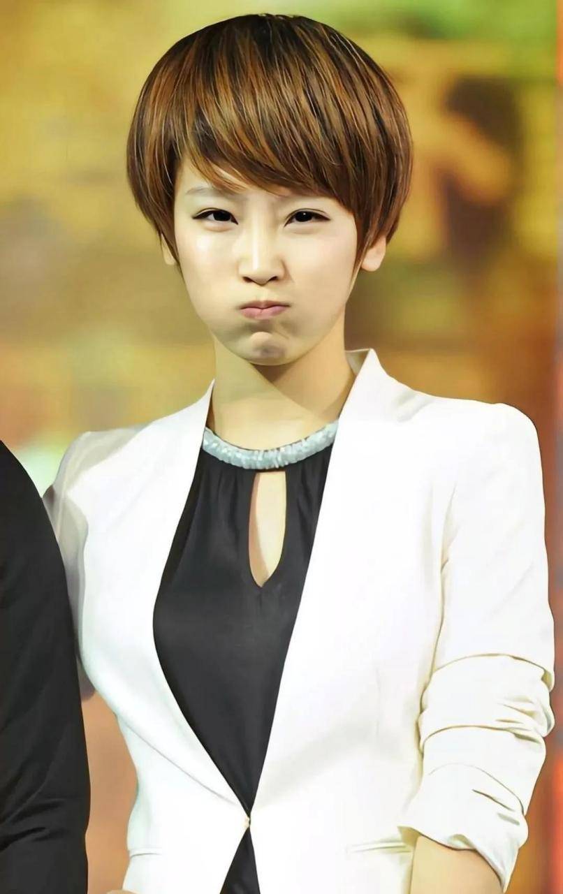 谢楠到达珠穆朗玛峰,吴京隔空向其求婚!