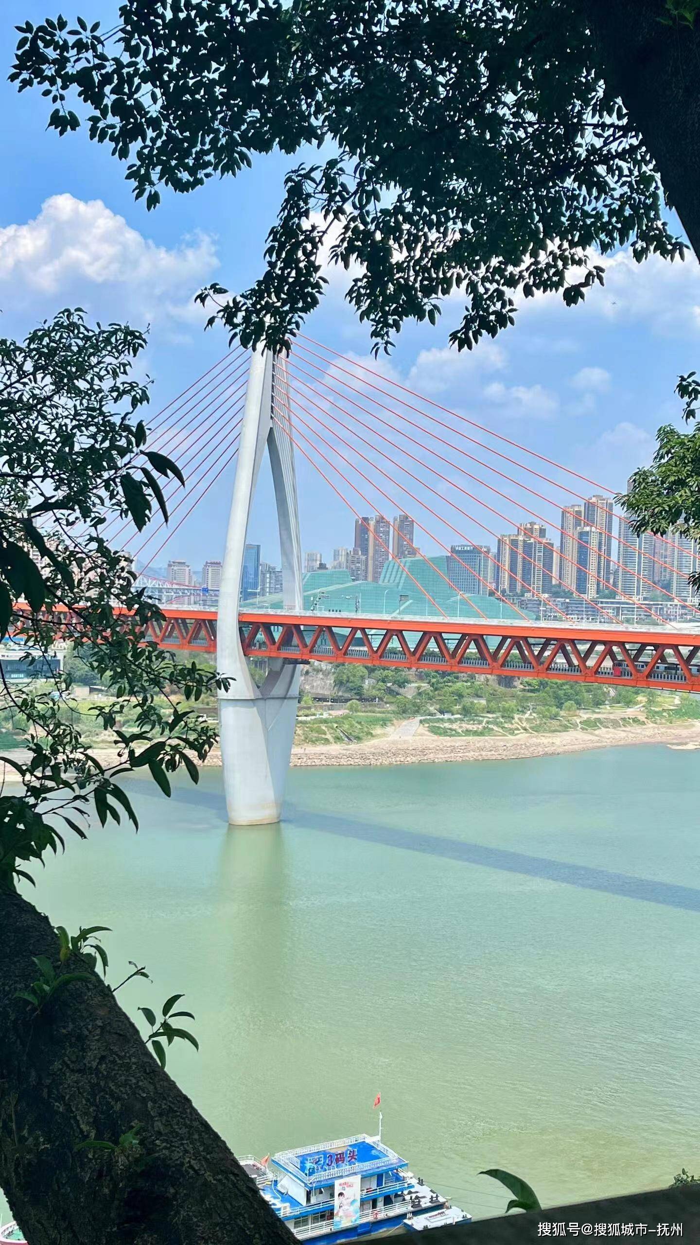 重庆二日游最佳安排坐地铁的地方(重庆二日游最佳安排坐地铁的地方是哪里)