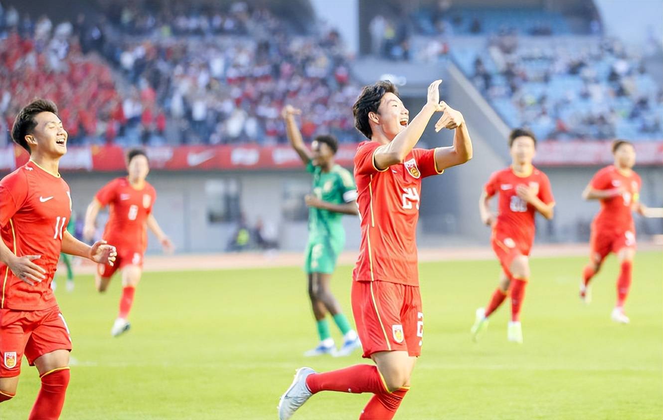 U16国足四国赛憾平越南：年轻球员的成长之路