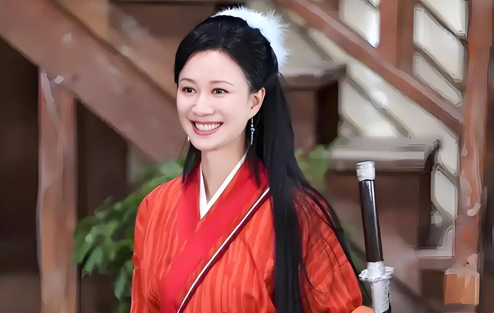 倪虹洁19年再戴祝无双耳环,怀旧之情涌现,爷青回泪目