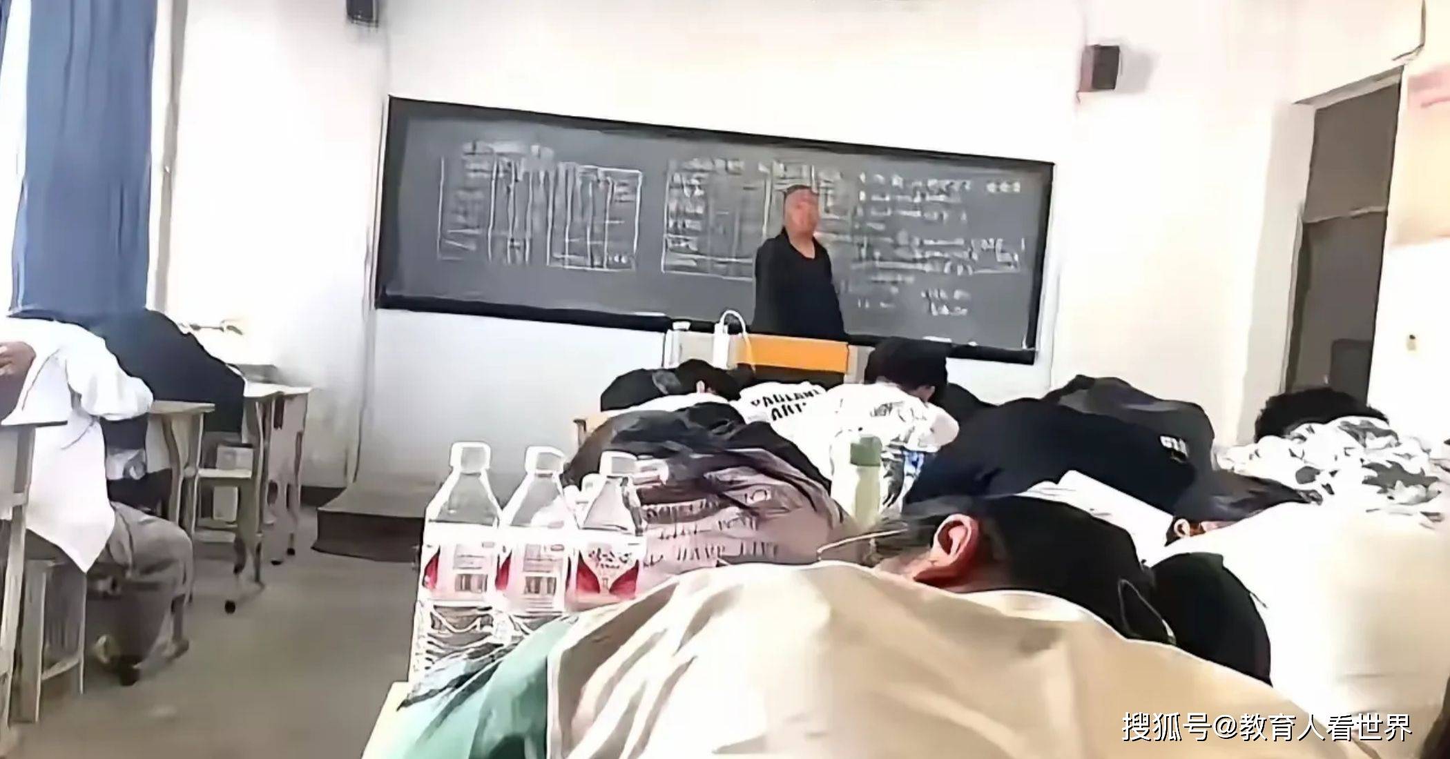 调查有关表现出坏事的老师的真相：从702个抱怨
