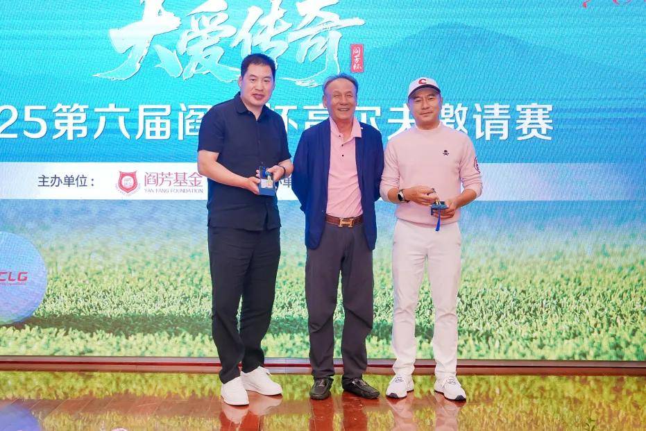 展望未來(lái)！羅馬諾：曼城青訓(xùn)營(yíng)簽下了16歲的謝周三前鋒卡達(dá)馬泰里