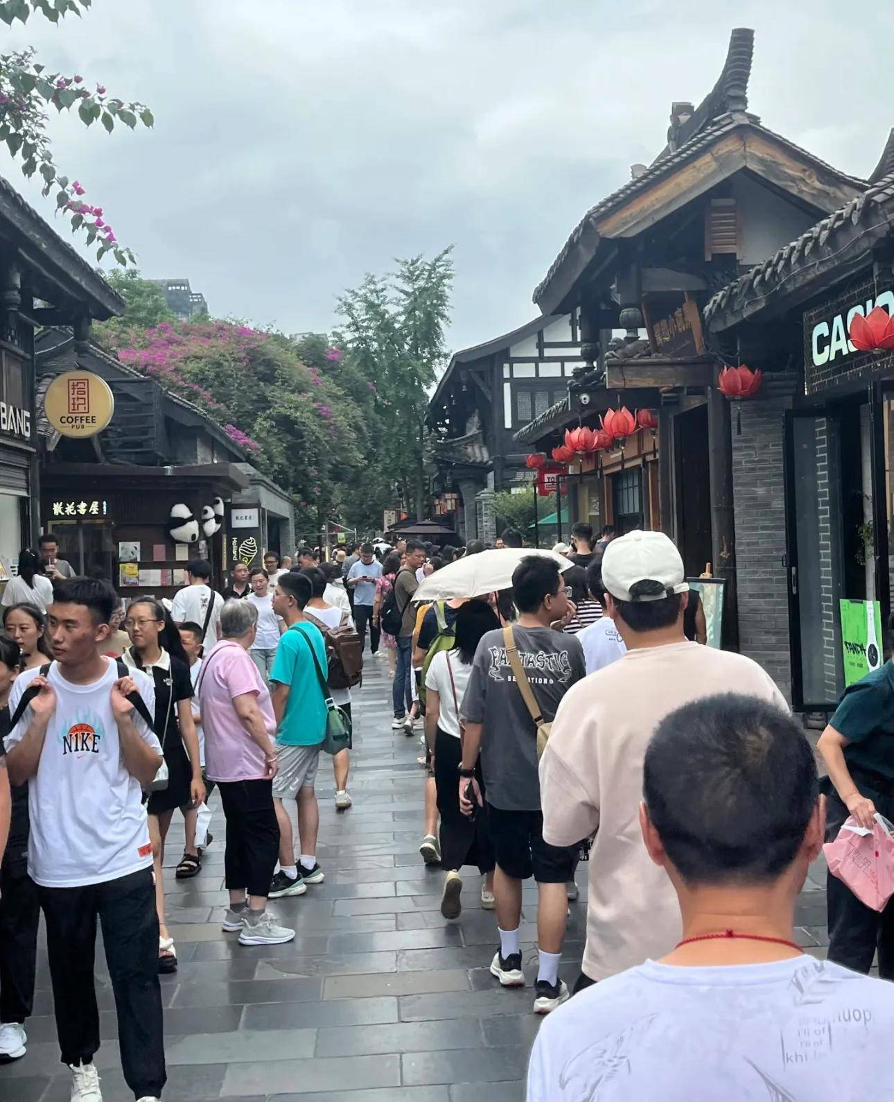 我是长沙人，去了趟四川成都，有三个疑问就是不明白，忍不住问下