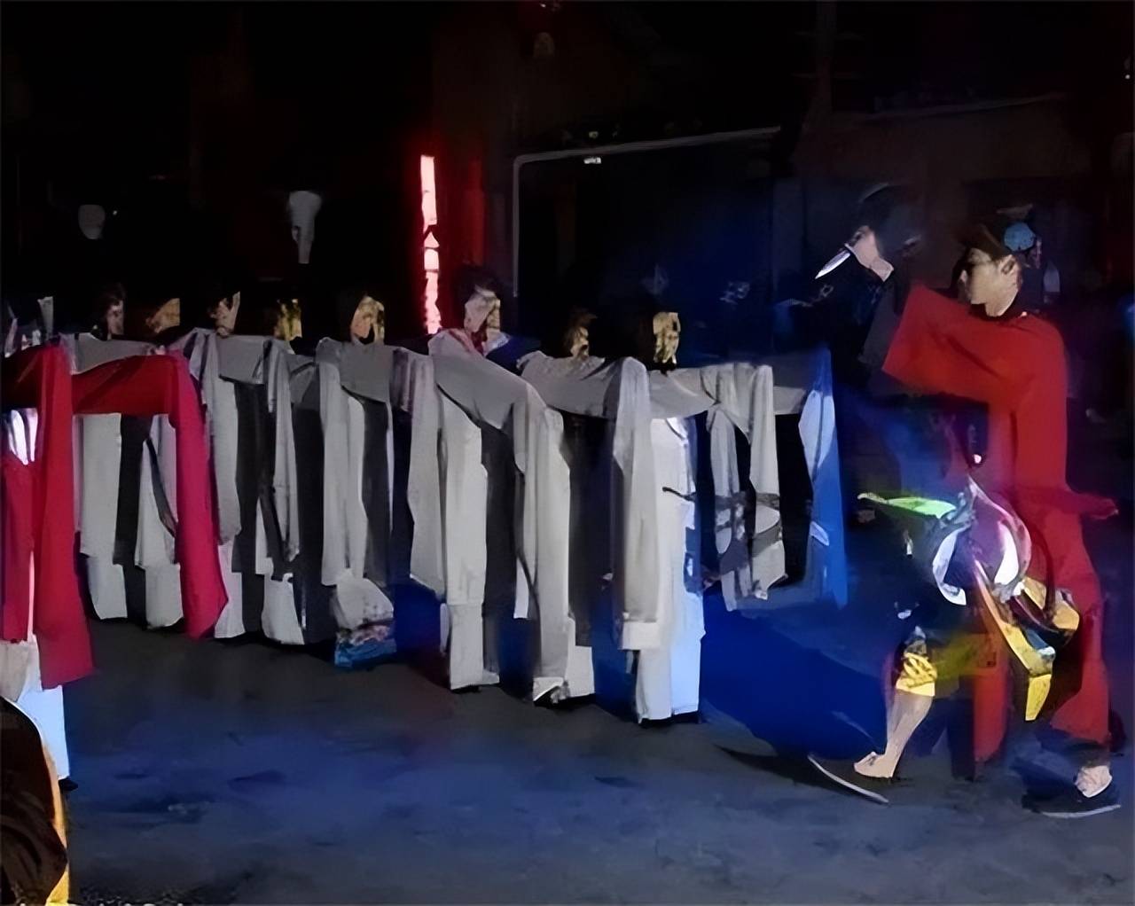 湘西最后一位赶尸人真实还原恐怖赶尸场景并上演死鸡复活术