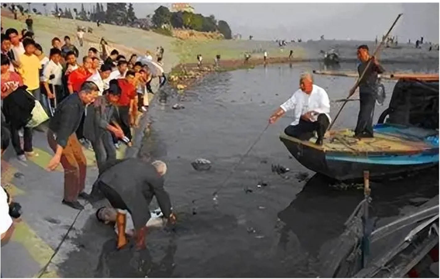 一周捞70具尸体,捞尸人叫苦:真没挣啥钱