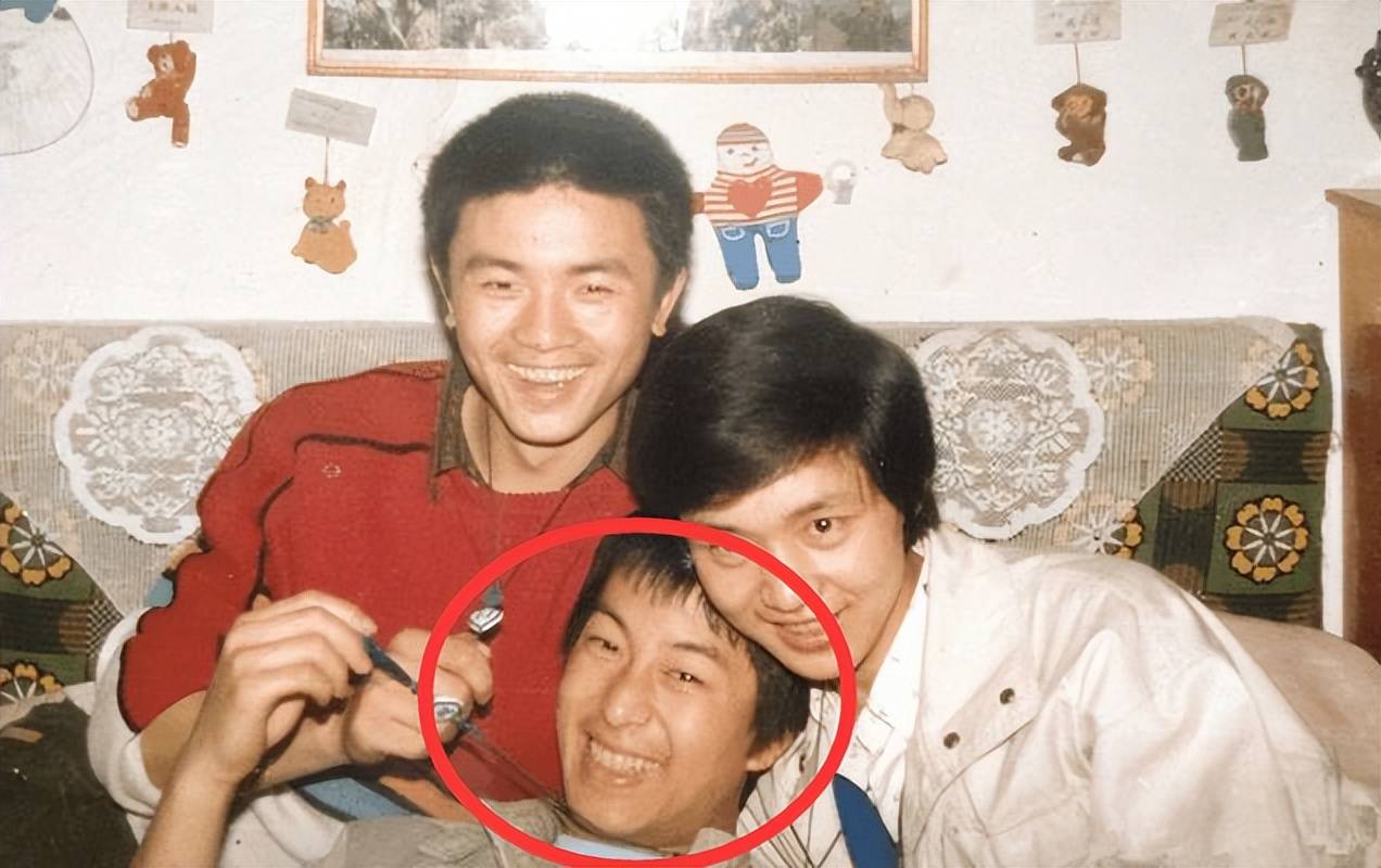 演员杜珺:与前夫张嘉译离婚后,他娶妻生女,而她人生状况怎样?