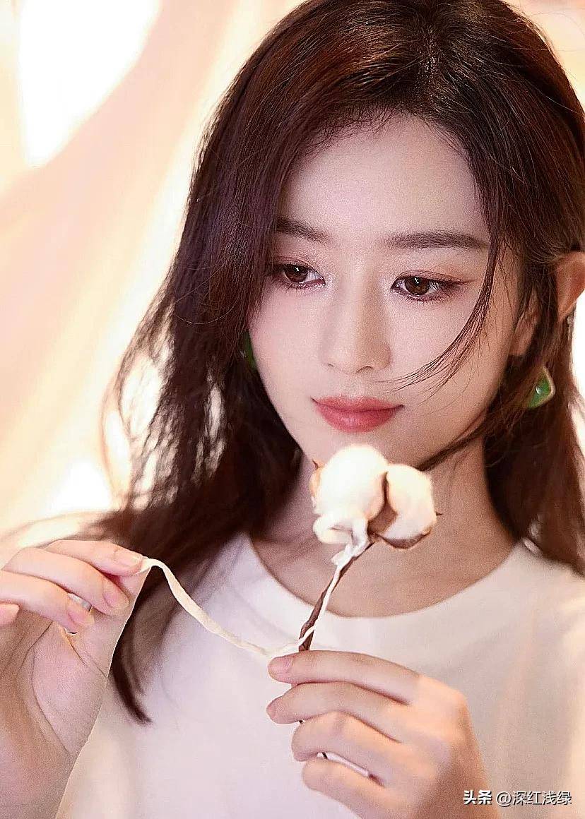 赵丽颖年轻时真美!圆脸大眼,颜值超高,真是太漂亮了!