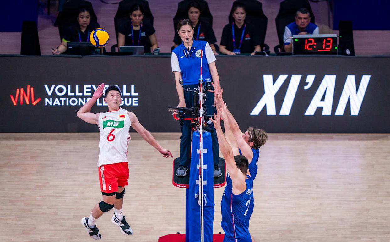 中国男排逆袭！世界男排联赛3-0横扫塞尔维亚，排名飙升