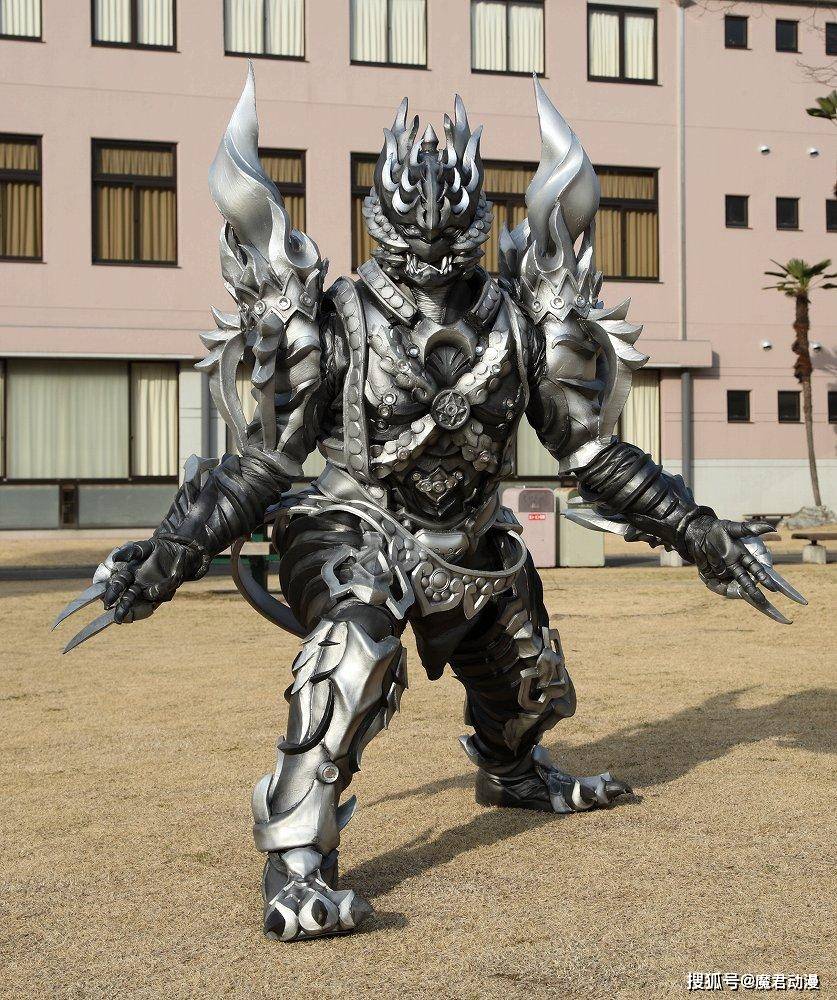 假面骑士555世界观中,前10战力的奥菲以诺排名盘点